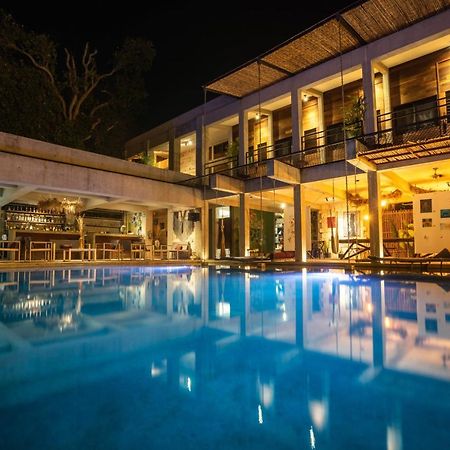 Hotel Makaaba Eco-Boutique บากาลาร์ ภายนอก รูปภาพ The swimming pool at the hotel