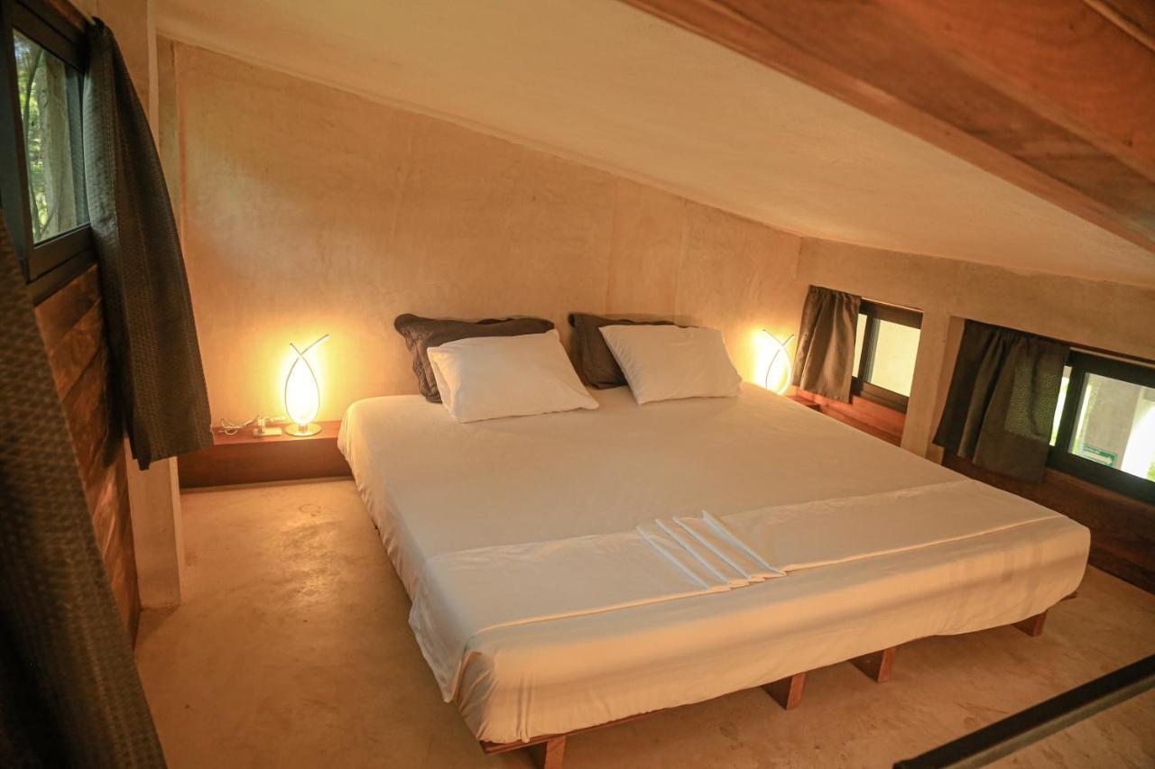 Hotel Makaaba Eco-Boutique บากาลาร์ ภายนอก รูปภาพ A bedroom in a treehouse