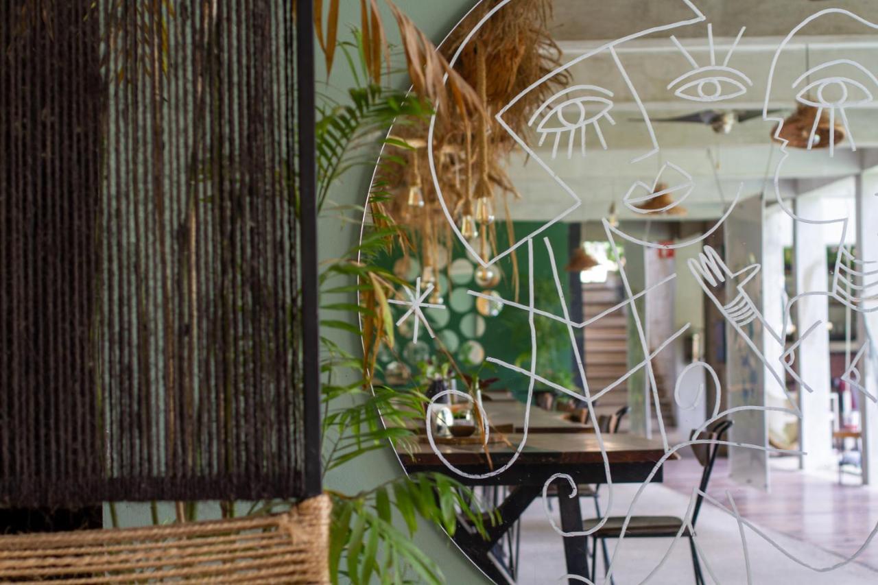 Hotel Makaaba Eco-Boutique บากาลาร์ ภายนอก รูปภาพ The interior of the restaurant