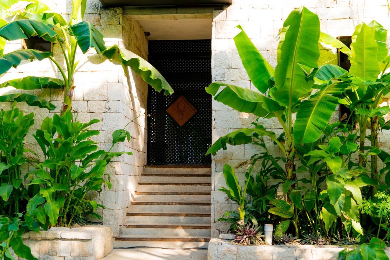 Hotel Makaaba Eco-Boutique บากาลาร์ ภายนอก รูปภาพ Entrance to the house