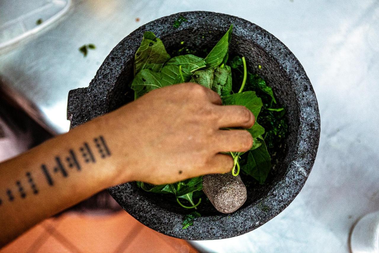 Hotel Makaaba Eco-Boutique บากาลาร์ ภายนอก รูปภาพ Preparation of a green mole