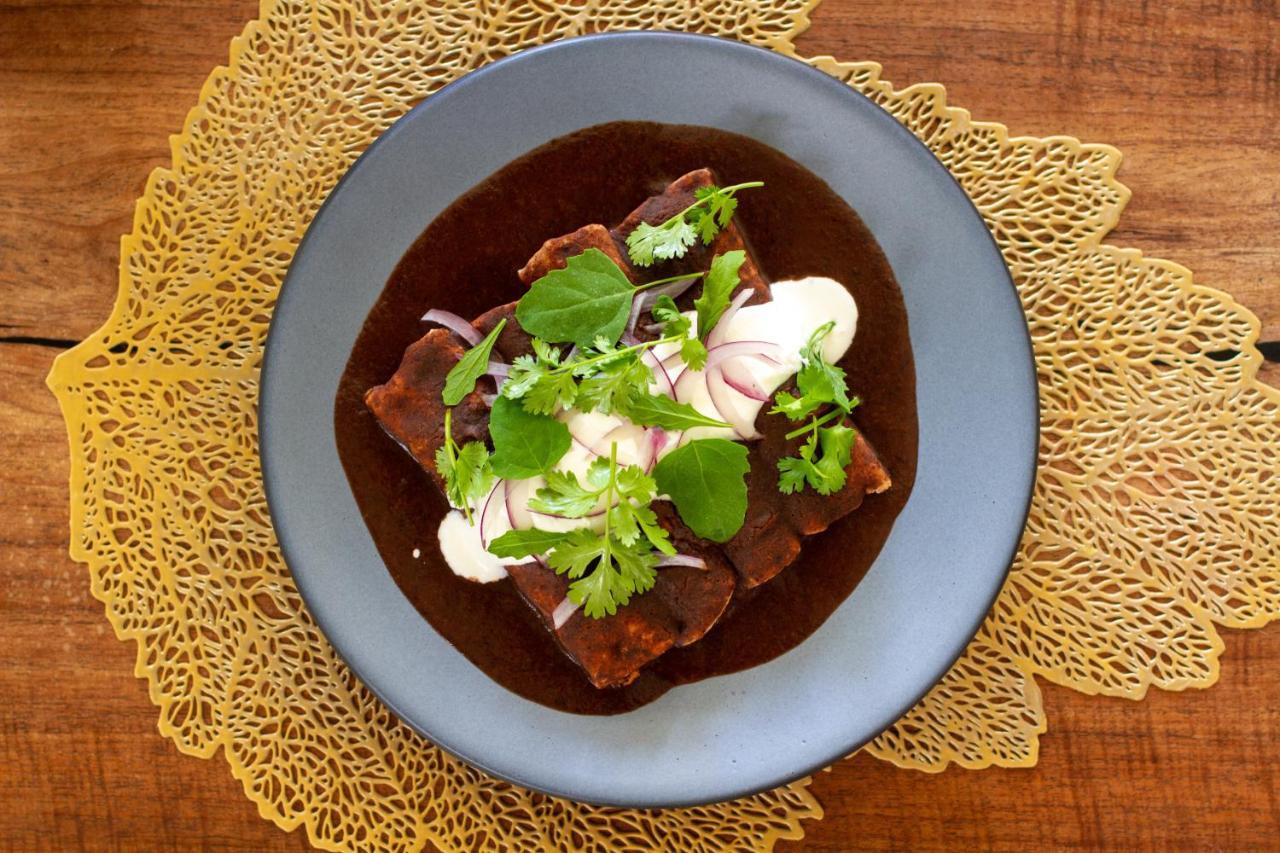 Hotel Makaaba Eco-Boutique บากาลาร์ ภายนอก รูปภาพ A plate of enchiladas