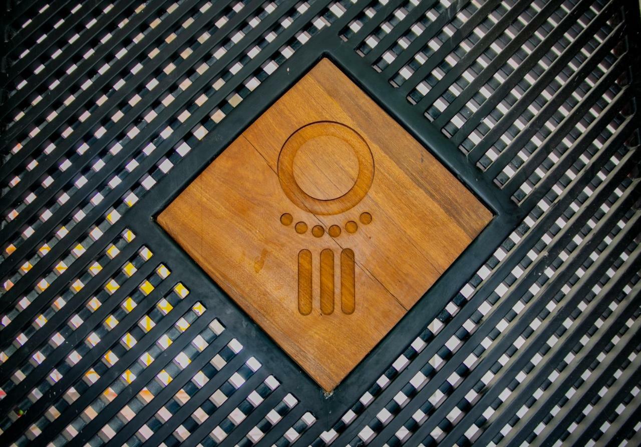 Hotel Makaaba Eco-Boutique บากาลาร์ ภายนอก รูปภาพ The logo of the museum